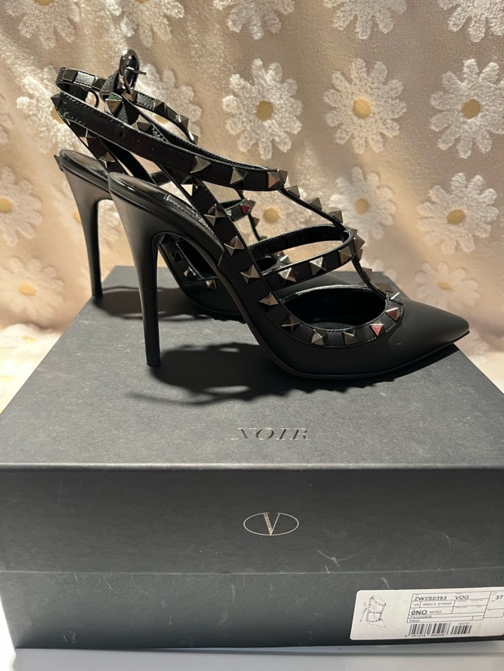 Valentino Garavani Black Rockstud Noir heels - Picture 3 of 5